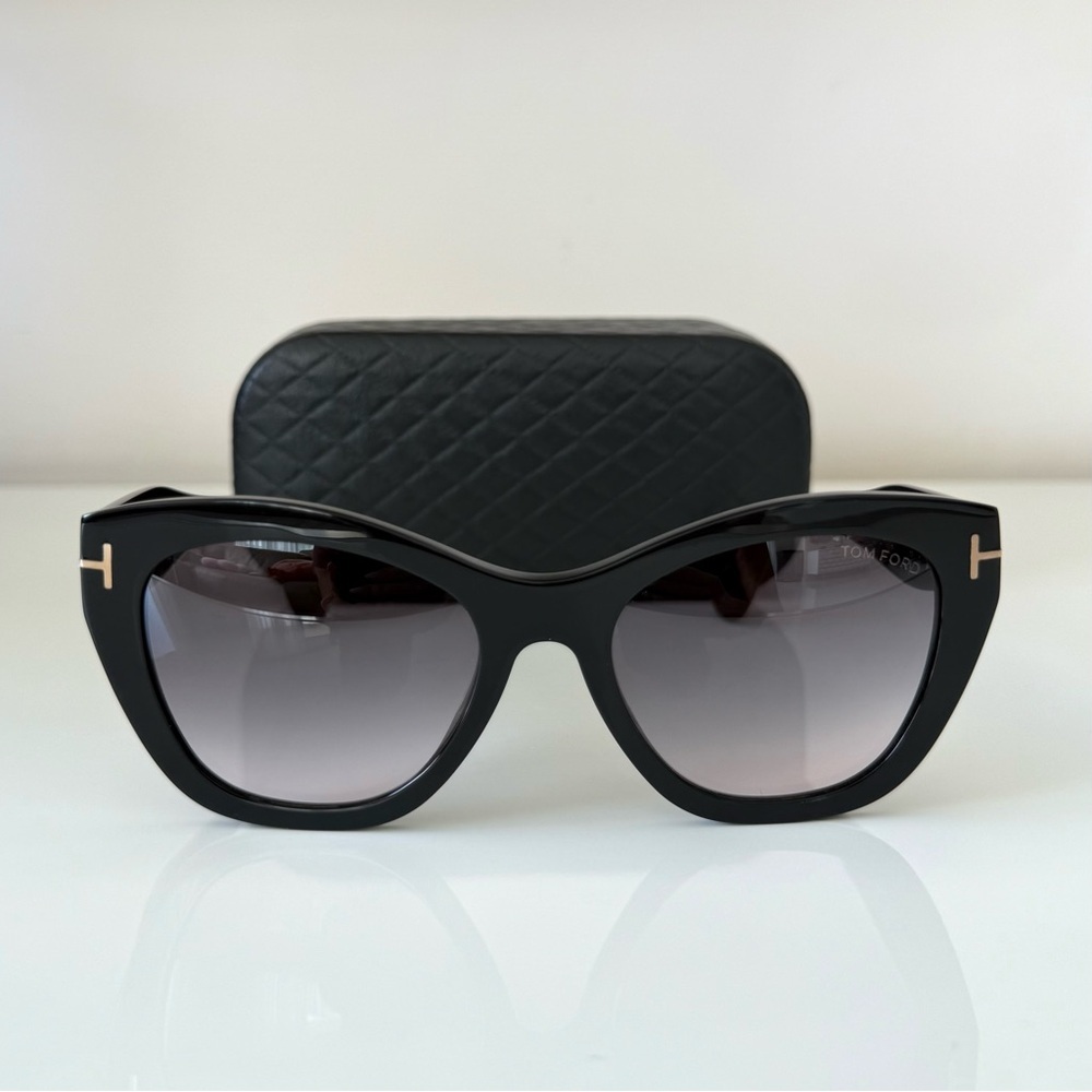 NEW!!! Tom Ford Cara TF940 05B women sunglasses Authentic